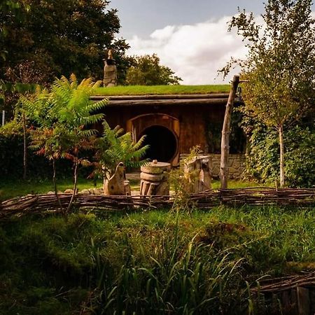 Hotel Valea Celor Doisprezece Piriu Dobreni Exteriér fotografie