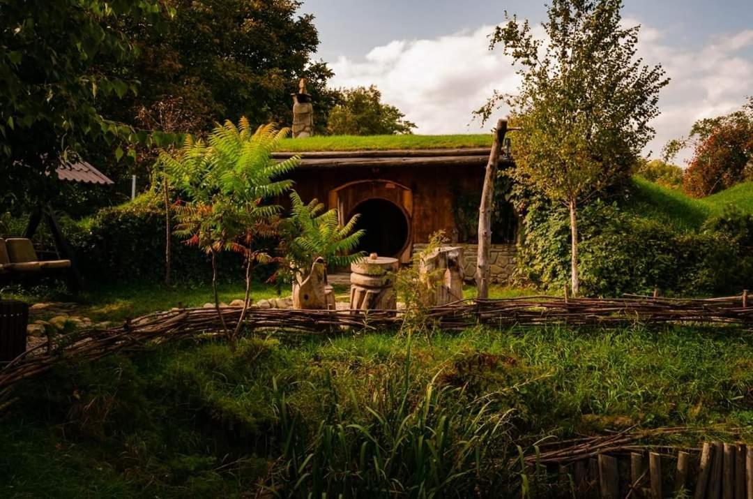 Hotel Valea Celor Doisprezece Piriu Dobreni Exteriér fotografie