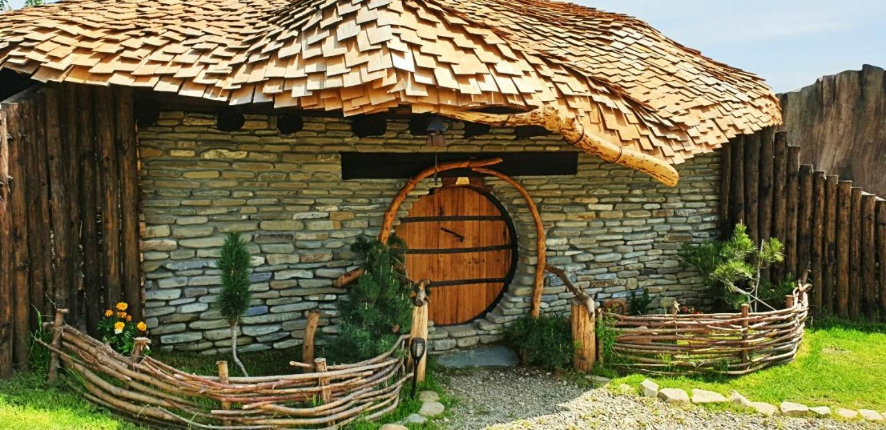 Hotel Valea Celor Doisprezece Piriu Dobreni Exteriér fotografie