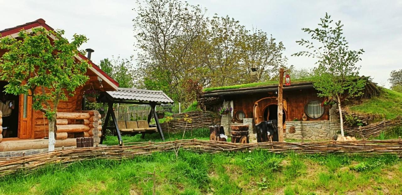 Hotel Valea Celor Doisprezece Piriu Dobreni Exteriér fotografie